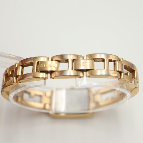 Guess Womens Gold Tone Rectangle 18mm Watch G Link Bracelet w New Battery - Picture 11 of 15